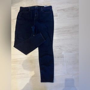 NYDJ jeans with stretch never worn, great color & quality.